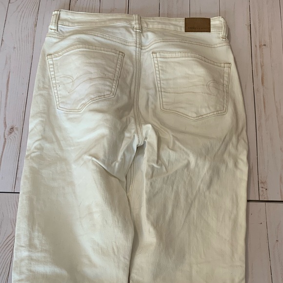 American Eagle Mom Jean - Picture 8 of 9